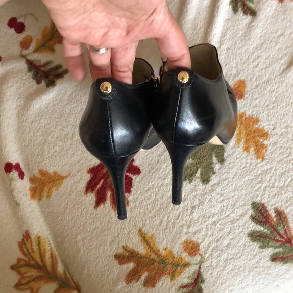 Michael kors heels - Picture 3 of 8